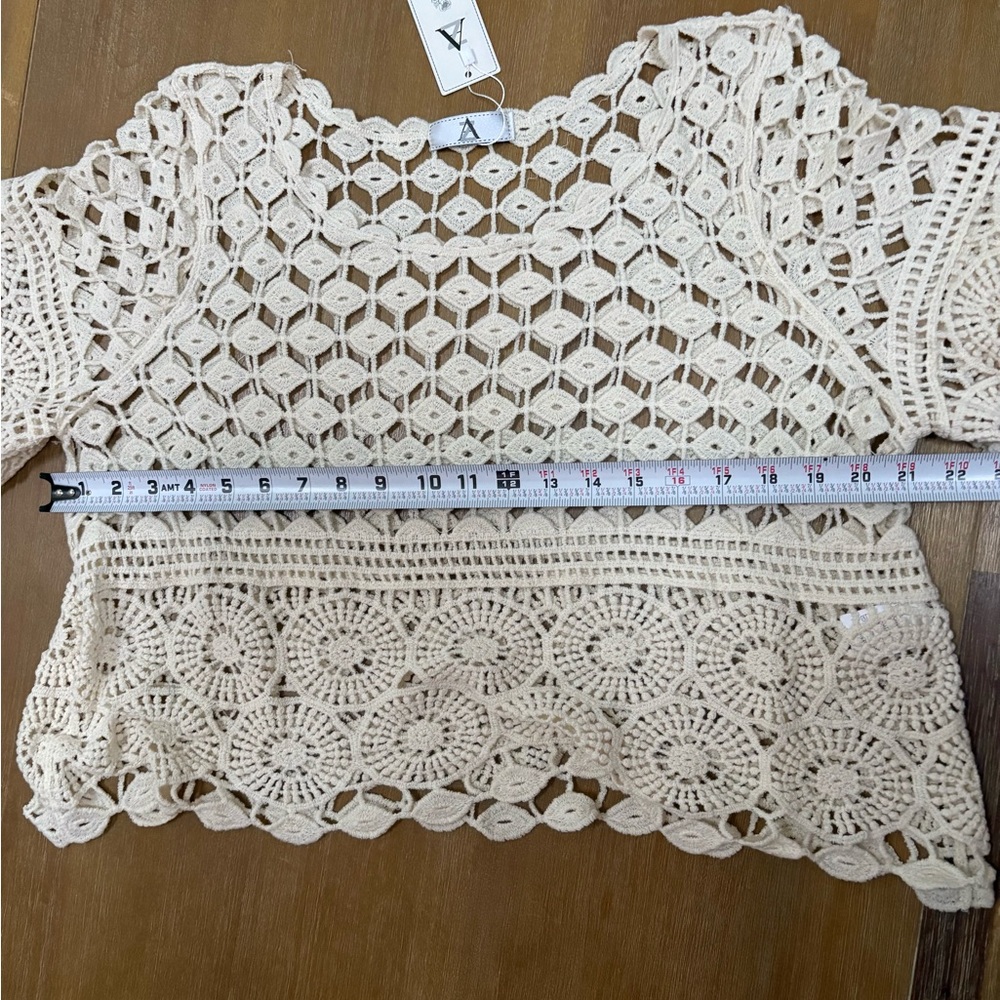 Chic Crochet Cream Blouse - Picture 7 of 9